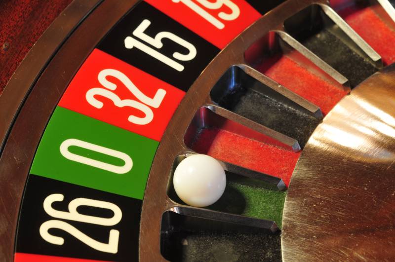 Russian Roulette Là Gì? Hướng Dẫn Chi Tiết Từ Dân Cá Cược 1 Russian Roulette là gì trong cá cược?